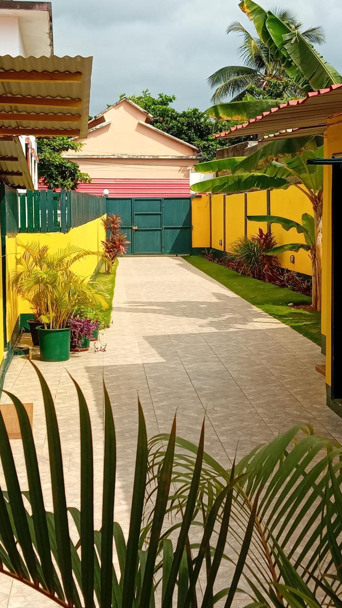 Bed and Breakfast Residencialdes à Sao Tome Extérieur photo